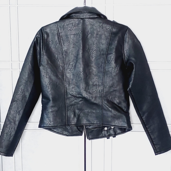 NEW! Romeo & Juliet black vegan leather zip-up cropped moto jacket🆕️Size Med - Picture 6 of 15